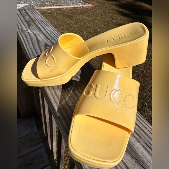 Gucci Yellow Slip-On Sandals EU 38 – Iconic Style with Chunky Heel & Logo - Picture 13 of 17
